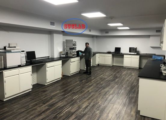 Goede prijs Customized Corrosion-resistant and Acid and Alkali Resistant Chem Lab Workbench Maker with Safety Features online